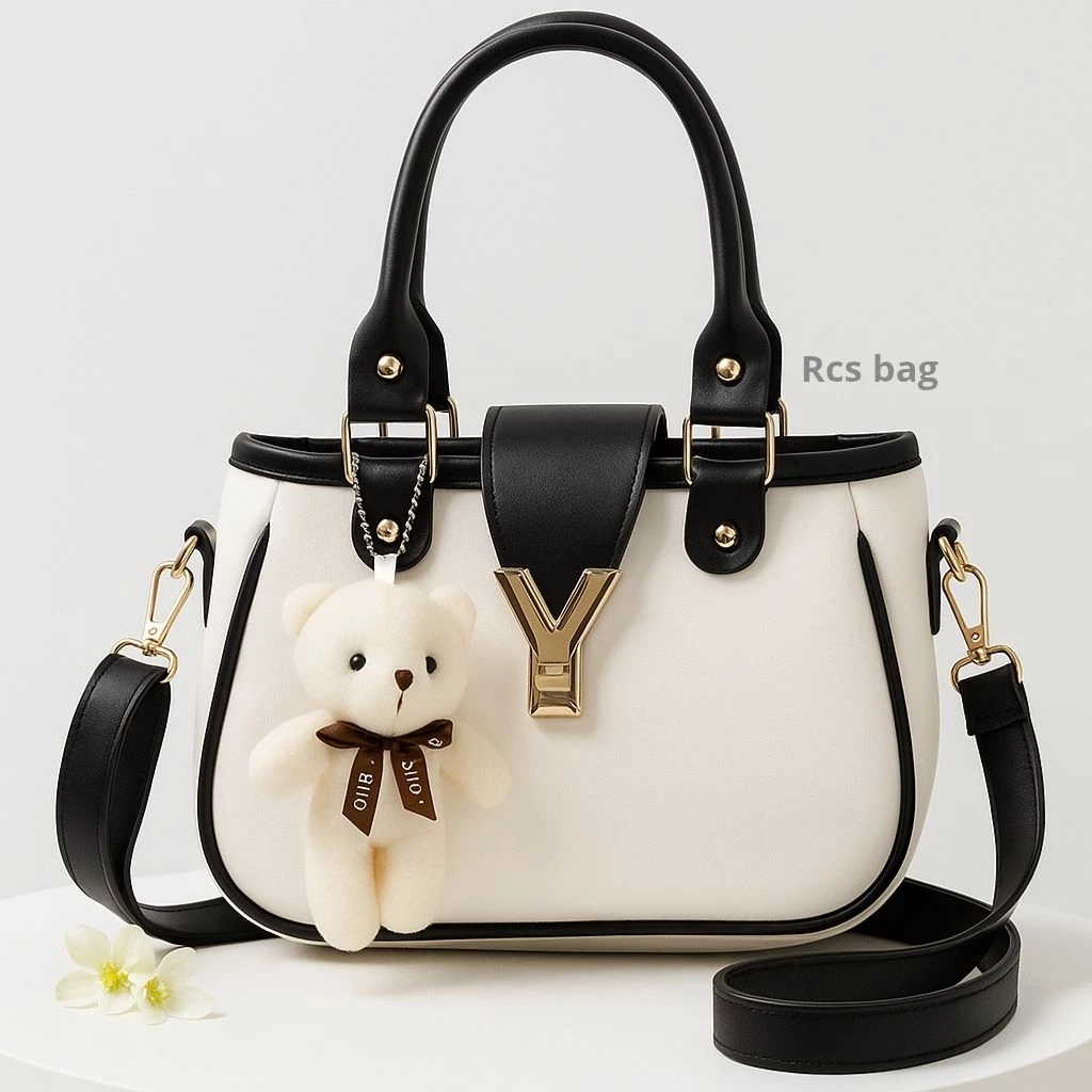10. Tas Selempang Alesha Gantungan Boneka