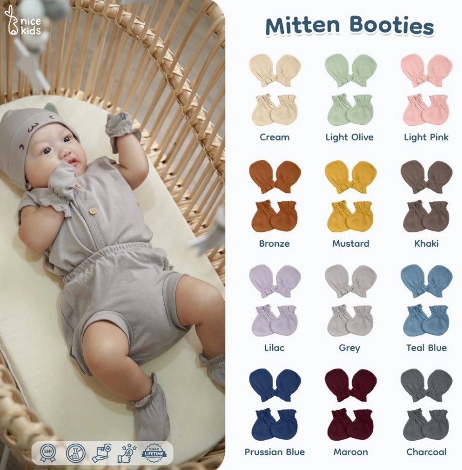 3. Sarung Tangan & Kaus Kaki (Mittens & Booties)